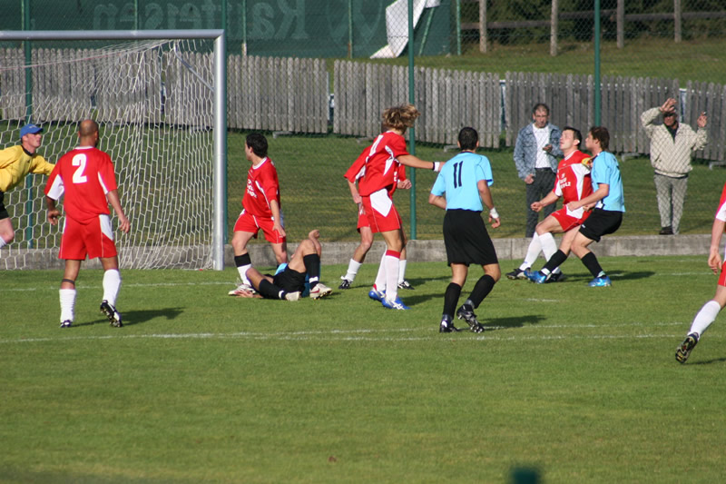 gal/08. Spieltag- SV Reischach-Rasen/2006-10-24 - SVR gg. Rasen-Antholz 042.jpg